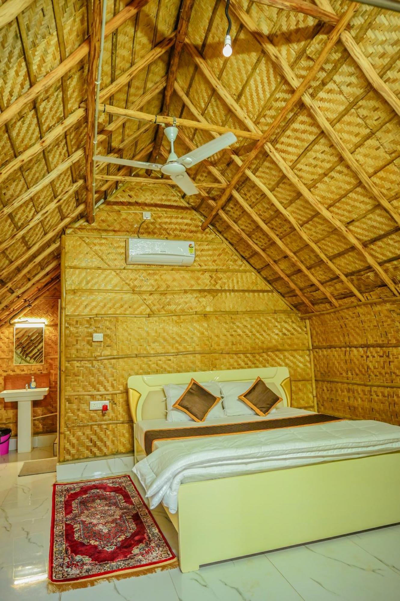 Hotel Tamarind Tree Way Side Amenities Hospet Exterior foto