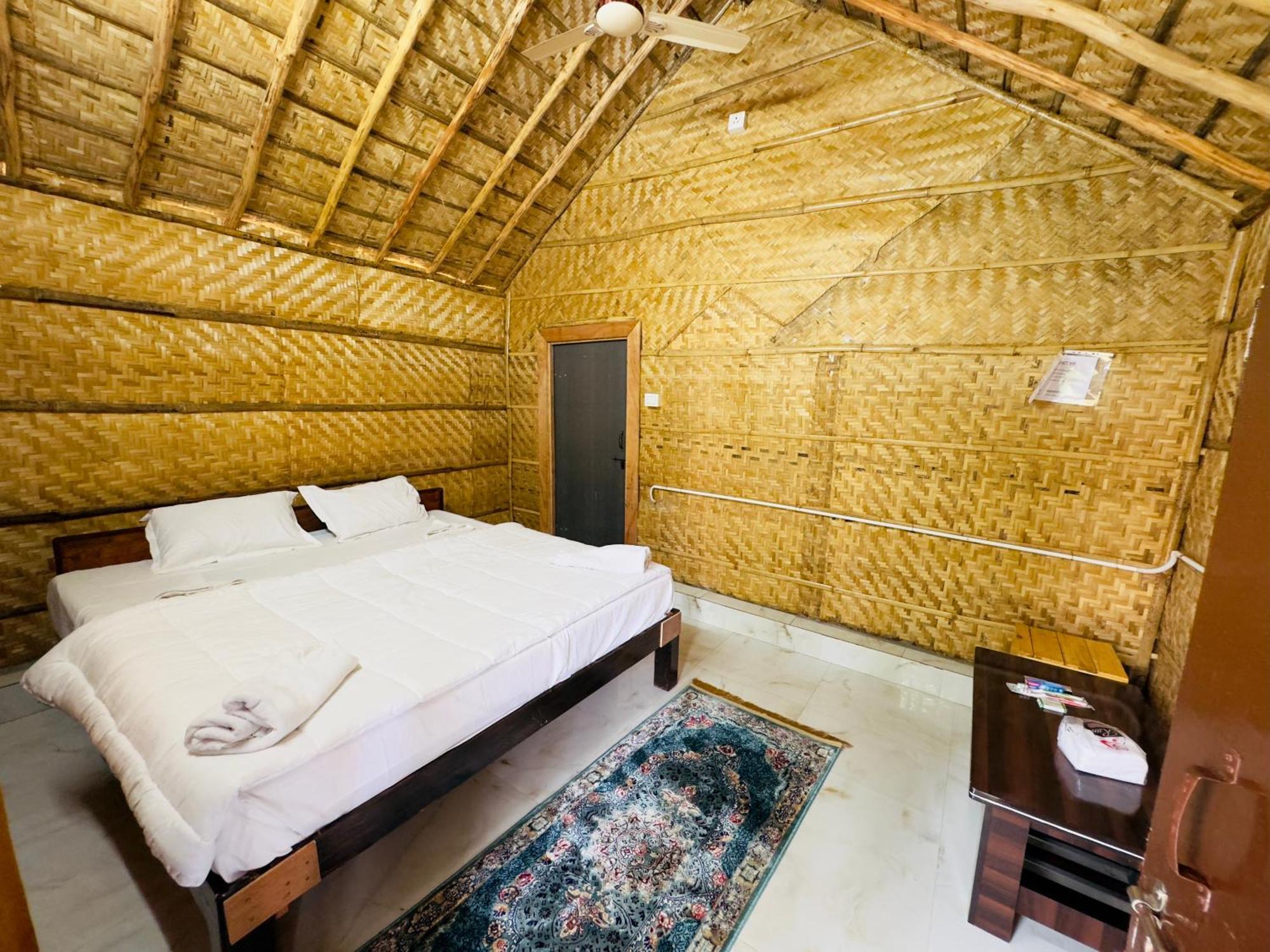 Hotel Tamarind Tree Way Side Amenities Hospet Exterior foto